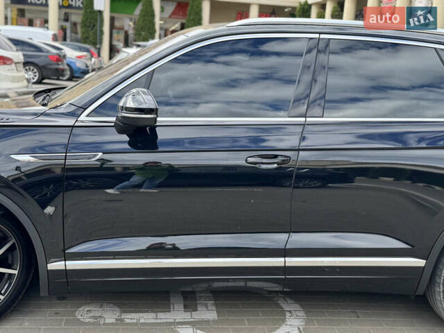 Черный Фольксваген Туарег, объемом двигателя 3 л и пробегом 115 тыс. км за 67000 $, фото 3 на Automoto.ua