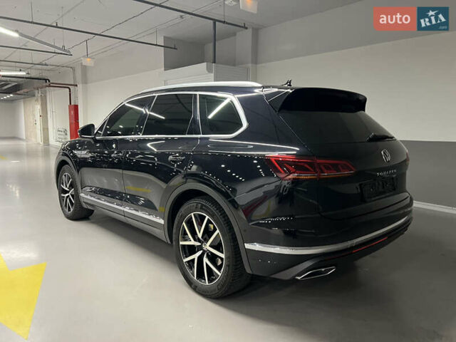 Черный Фольксваген Туарег, объемом двигателя 3 л и пробегом 118 тыс. км за 65000 $, фото 5 на Automoto.ua