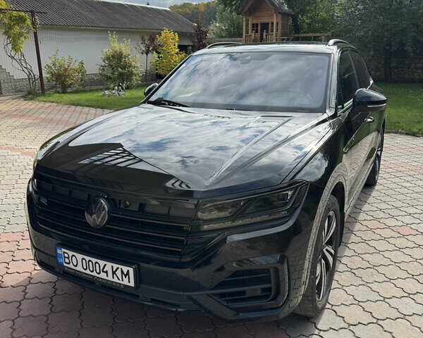 Черный Фольксваген Туарег, объемом двигателя 2.99 л и пробегом 80 тыс. км за 63000 $, фото 1 на Automoto.ua