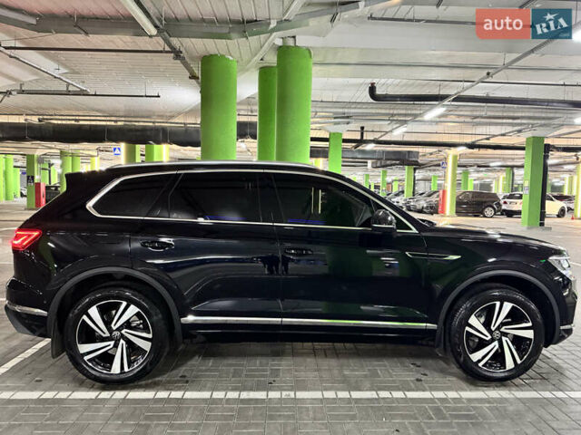 Черный Фольксваген Туарег, объемом двигателя 2.99 л и пробегом 9 тыс. км за 64000 $, фото 5 на Automoto.ua