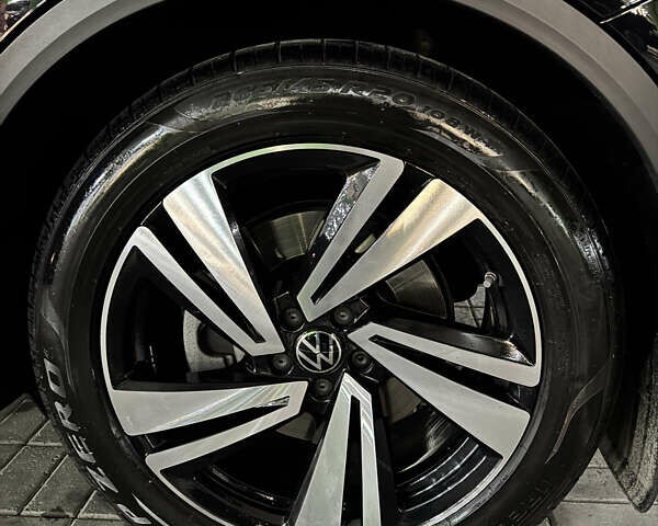 Черный Фольксваген Туарег, объемом двигателя 2.99 л и пробегом 9 тыс. км за 64000 $, фото 17 на Automoto.ua