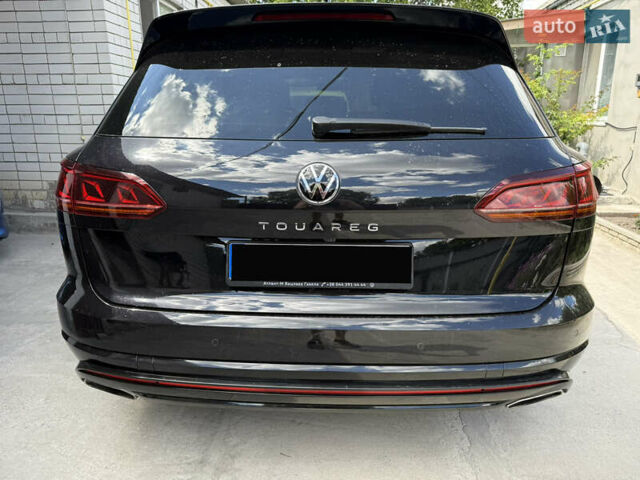 Черный Фольксваген Туарег, объемом двигателя 2.99 л и пробегом 112 тыс. км за 55000 $, фото 2 на Automoto.ua