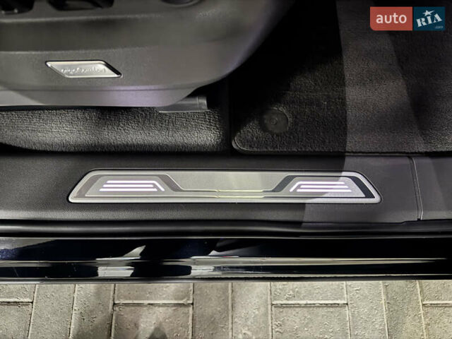 Черный Фольксваген Туарег, объемом двигателя 2.99 л и пробегом 9 тыс. км за 64000 $, фото 34 на Automoto.ua