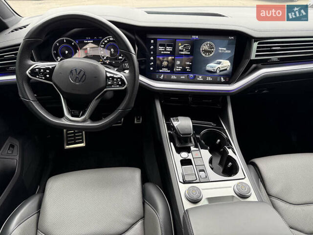 Черный Фольксваген Туарег, объемом двигателя 3 л и пробегом 87 тыс. км за 67500 $, фото 51 на Automoto.ua