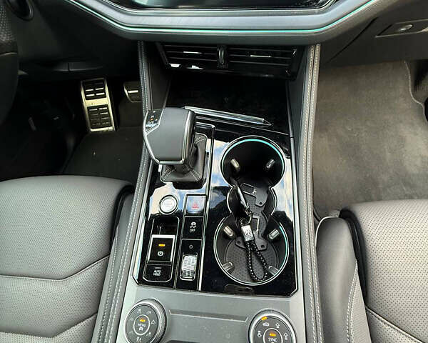 Фольксваген Туарег 2023 у Києві на Automoto.ua Чорний Фольксваген Туарег, об'ємом двигуна 2.97 л та пробігом 3 тис. км за 83500 $, фото 41 на Automoto.ua