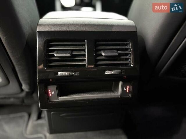 Чорний Фольксваген Туарег, об'ємом двигуна 2.97 л та пробігом 46 тис. км за 70700 $, фото 35 на Automoto.ua