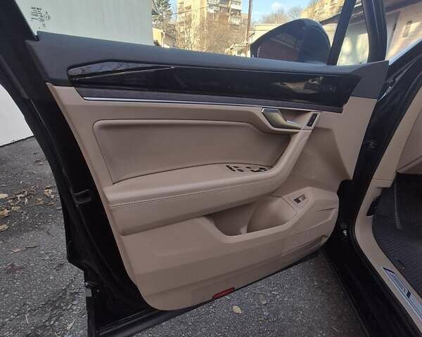 Черный Фольксваген Туарег, объемом двигателя 2.97 л и пробегом 112 тыс. км за 67500 $, фото 20 на Automoto.ua