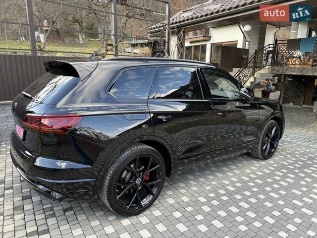 Чорний Фольксваген Туарег, об'ємом двигуна 2.97 л та пробігом 90 тис. км за 81383 $, фото 1 на Automoto.ua