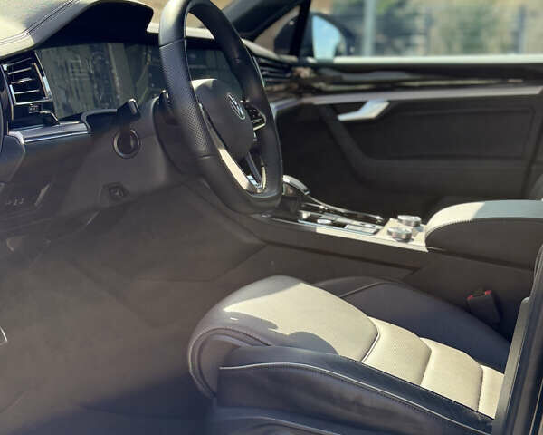 Фольксваген Туарег 2023 в Киеве на Automoto.ua Черный Фольксваген Туарег, объемом двигателя 3 л и пробегом 40 тыс. км за 77999 $, фото 66 на Automoto.ua