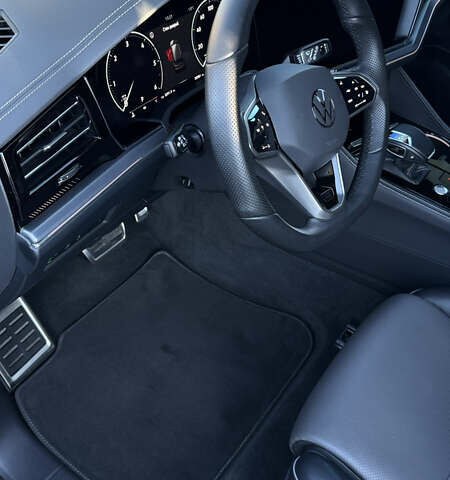 Черный Фольксваген Туарег, объемом двигателя 2.97 л и пробегом 30 тыс. км за 79500 $, фото 36 на Automoto.ua