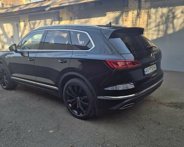 Черный Фольксваген Туарег, объемом двигателя 2.97 л и пробегом 112 тыс. км за 67500 $, фото 3 на Automoto.ua