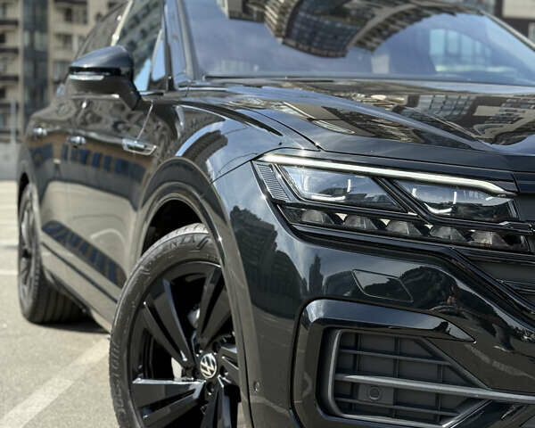 Фольксваген Туарег 2023 в Киеве на Automoto.ua Черный Фольксваген Туарег, объемом двигателя 3 л и пробегом 40 тыс. км за 77999 $, фото 46 на Automoto.ua