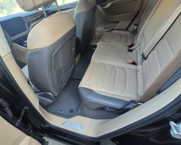 Черный Фольксваген Туарег, объемом двигателя 2.97 л и пробегом 112 тыс. км за 67500 $, фото 16 на Automoto.ua