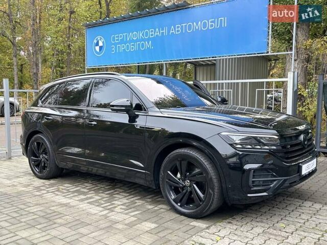 Чорний Фольксваген Туарег, об'ємом двигуна 2.97 л та пробігом 46 тис. км за 70700 $, фото 1 на Automoto.ua