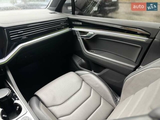 Чорний Фольксваген Туарег, об'ємом двигуна 2.97 л та пробігом 46 тис. км за 70700 $, фото 25 на Automoto.ua