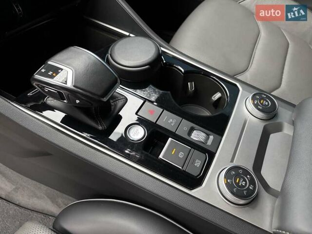 Чорний Фольксваген Туарег, об'ємом двигуна 2.97 л та пробігом 46 тис. км за 70700 $, фото 31 на Automoto.ua