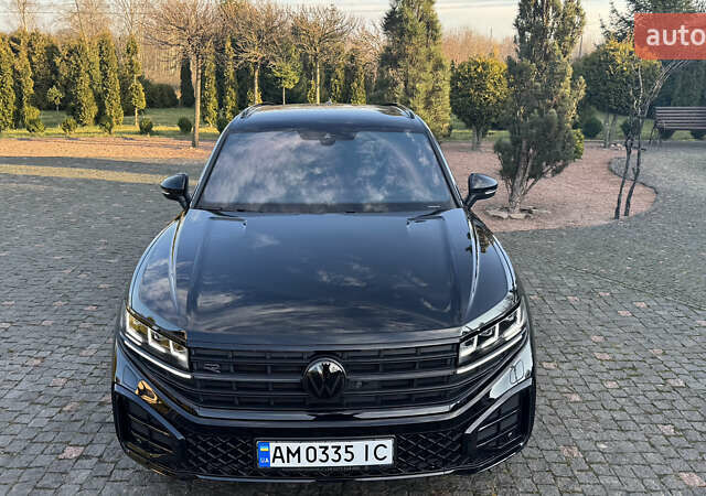 Черный Фольксваген Туарег, объемом двигателя 2.97 л и пробегом 30 тыс. км за 79500 $, фото 3 на Automoto.ua