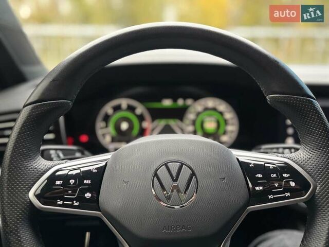 Чорний Фольксваген Туарег, об'ємом двигуна 2.97 л та пробігом 46 тис. км за 70700 $, фото 42 на Automoto.ua