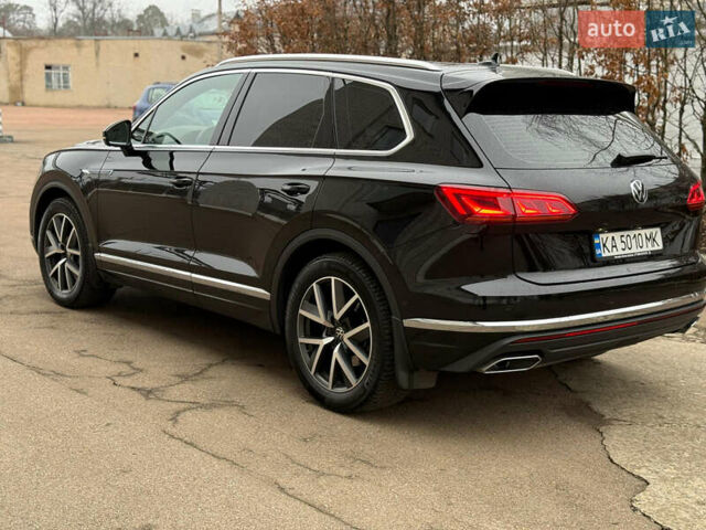 Черный Фольксваген Туарег, объемом двигателя 2.97 л и пробегом 105 тыс. км за 61500 $, фото 3 на Automoto.ua