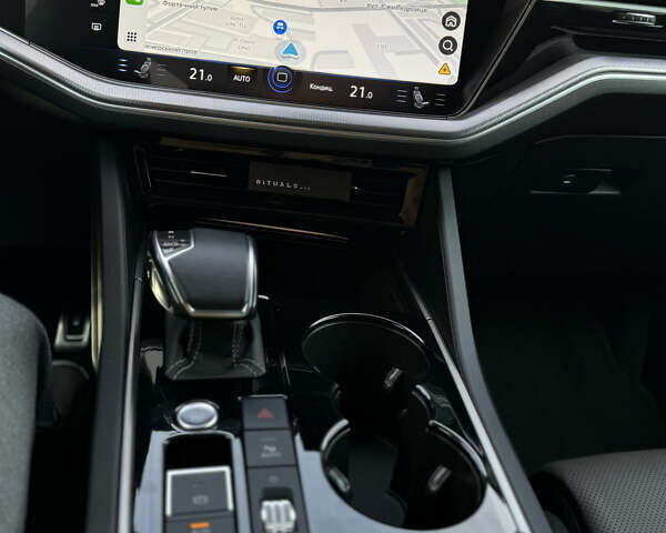 Фольксваген Туарег 2023 в Киеве на Automoto.ua Черный Фольксваген Туарег, объемом двигателя 3 л и пробегом 40 тыс. км за 77999 $, фото 85 на Automoto.ua