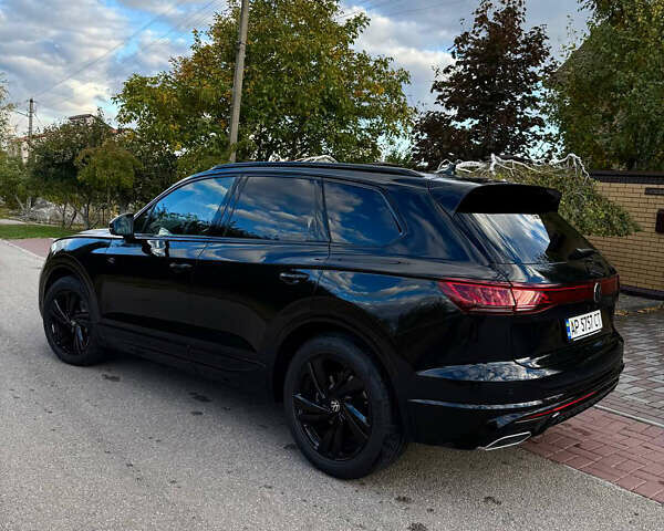 Фольксваген Туарег 2023 у Києві на Automoto.ua Чорний Фольксваген Туарег, об'ємом двигуна 2.97 л та пробігом 3 тис. км за 83500 $, фото 22 на Automoto.ua