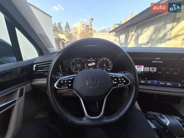 Черный Фольксваген Туарег, объемом двигателя 2.97 л и пробегом 112 тыс. км за 67500 $, фото 18 на Automoto.ua