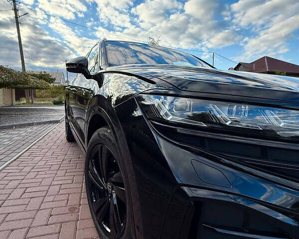 Фольксваген Туарег 2023 у Києві на Automoto.ua Чорний Фольксваген Туарег, об'ємом двигуна 2.97 л та пробігом 3 тис. км за 83500 $, фото 34 на Automoto.ua