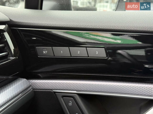 Черный Фольксваген Туарег, объемом двигателя 3 л и пробегом 87 тыс. км за 67500 $, фото 52 на Automoto.ua