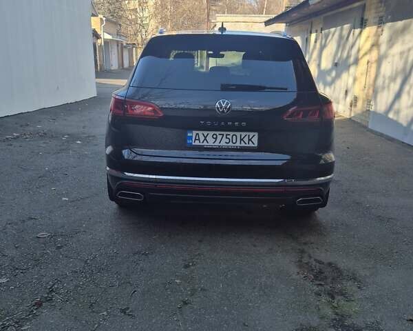 Черный Фольксваген Туарег, объемом двигателя 2.97 л и пробегом 112 тыс. км за 67500 $, фото 4 на Automoto.ua