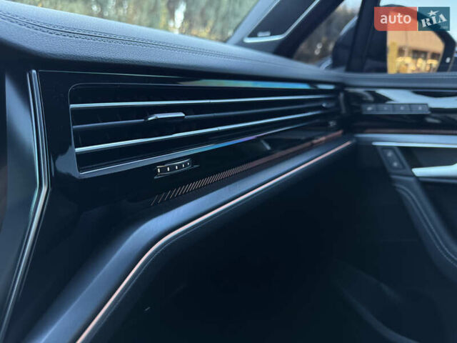 Черный Фольксваген Туарег, объемом двигателя 2.97 л и пробегом 30 тыс. км за 79500 $, фото 31 на Automoto.ua