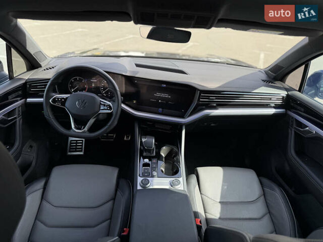 Фольксваген Туарег 2023 в Киеве на Automoto.ua Черный Фольксваген Туарег, объемом двигателя 3 л и пробегом 40 тыс. км за 77999 $, фото 58 на Automoto.ua