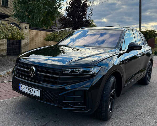 Фольксваген Туарег 2023 у Києві на Automoto.ua Чорний Фольксваген Туарег, об'ємом двигуна 2.97 л та пробігом 3 тис. км за 83500 $, фото 1 на Automoto.ua