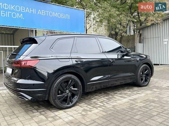 Чорний Фольксваген Туарег, об'ємом двигуна 2.97 л та пробігом 46 тис. км за 70700 $, фото 3 на Automoto.ua