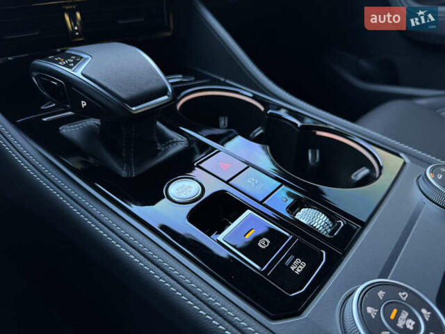 Черный Фольксваген Туарег, объемом двигателя 2.97 л и пробегом 30 тыс. км за 79500 $, фото 34 на Automoto.ua