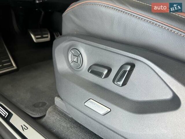 Черный Фольксваген Туарег, объемом двигателя 2.97 л и пробегом 1 тыс. км за 83900 $, фото 31 на Automoto.ua