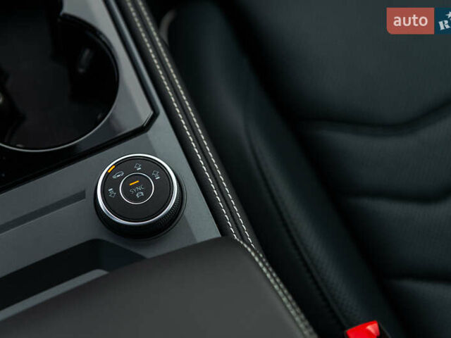 Черный Фольксваген Туарег, объемом двигателя 2.99 л и пробегом 27 тыс. км за 85500 $, фото 25 на Automoto.ua