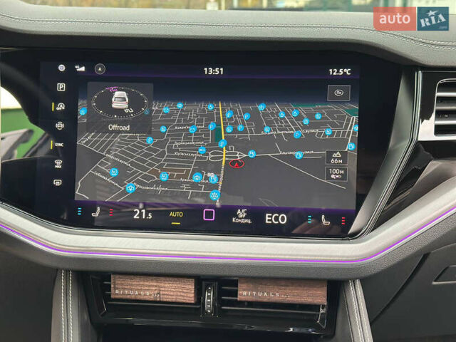 Черный Фольксваген Туарег, объемом двигателя 2.99 л и пробегом 18 тыс. км за 82999 $, фото 48 на Automoto.ua