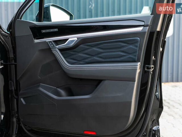 Черный Фольксваген Туарег, объемом двигателя 2.99 л и пробегом 27 тыс. км за 85500 $, фото 35 на Automoto.ua