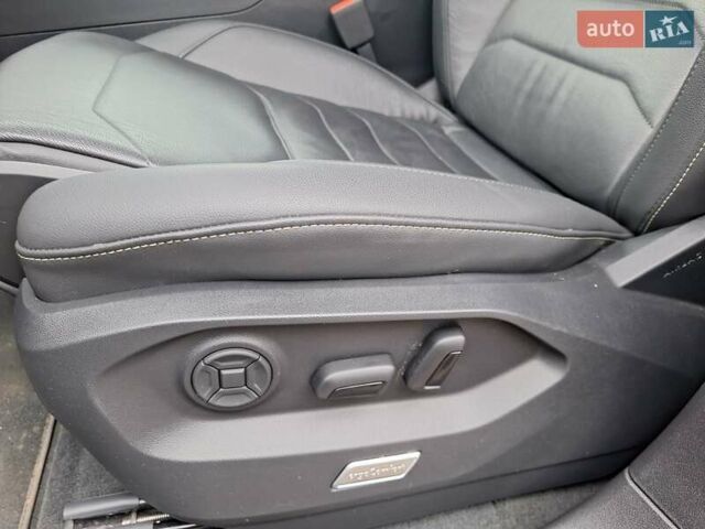 Черный Фольксваген Туарег, объемом двигателя 2.97 л и пробегом 101 тыс. км за 63900 $, фото 7 на Automoto.ua