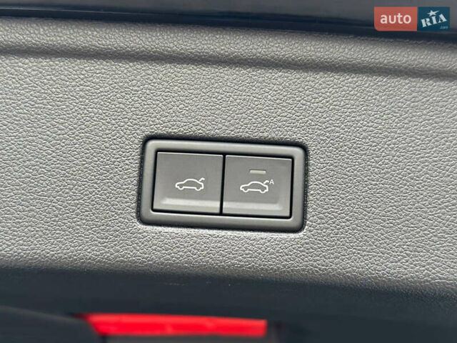 Черный Фольксваген Туарег, объемом двигателя 2.99 л и пробегом 18 тыс. км за 82999 $, фото 74 на Automoto.ua