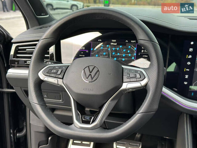 Черный Фольксваген Туарег, объемом двигателя 2.99 л и пробегом 18 тыс. км за 82999 $, фото 44 на Automoto.ua