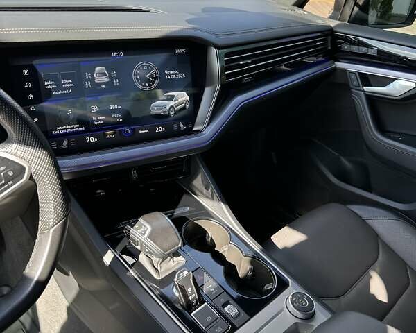 Чорний Фольксваген Туарег, об'ємом двигуна 3 л та пробігом 207 тис. км за 67500 $, фото 27 на Automoto.ua