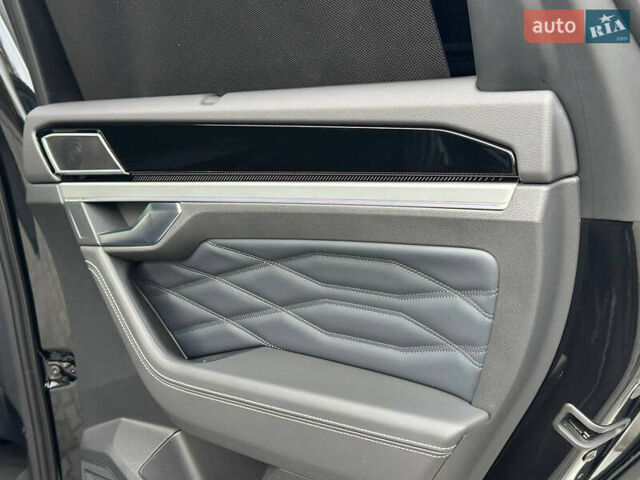 Черный Фольксваген Туарег, объемом двигателя 2.99 л и пробегом 18 тыс. км за 82999 $, фото 35 на Automoto.ua