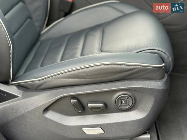 Черный Фольксваген Туарег, объемом двигателя 2.99 л и пробегом 18 тыс. км за 82999 $, фото 40 на Automoto.ua