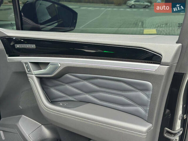 Черный Фольксваген Туарег, объемом двигателя 2.99 л и пробегом 18 тыс. км за 82999 $, фото 32 на Automoto.ua