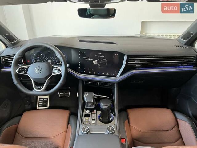 Черный Фольксваген Туарег, объемом двигателя 2.97 л и пробегом 1 тыс. км за 83900 $, фото 11 на Automoto.ua