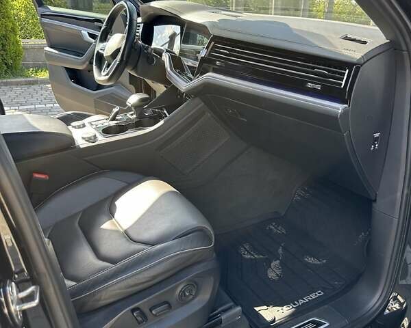 Чорний Фольксваген Туарег, об'ємом двигуна 3 л та пробігом 207 тис. км за 67500 $, фото 23 на Automoto.ua