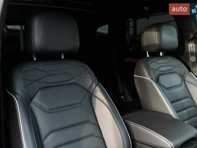 Черный Фольксваген Туарег, объемом двигателя 2.99 л и пробегом 27 тыс. км за 85500 $, фото 37 на Automoto.ua