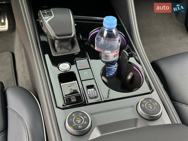 Черный Фольксваген Туарег, объемом двигателя 2.99 л и пробегом 18 тыс. км за 82999 $, фото 47 на Automoto.ua