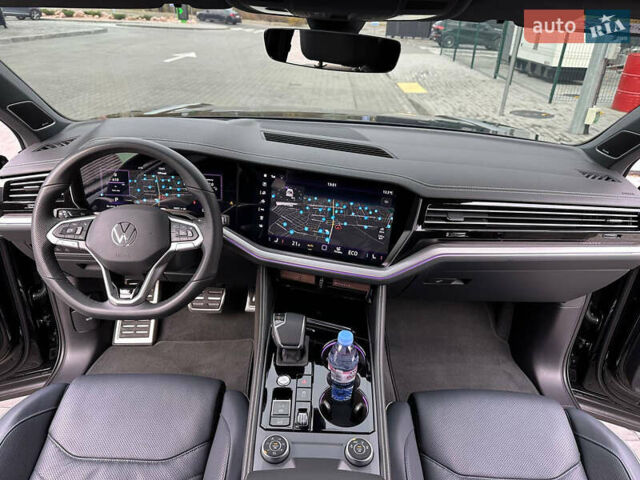 Черный Фольксваген Туарег, объемом двигателя 2.99 л и пробегом 18 тыс. км за 82999 $, фото 43 на Automoto.ua